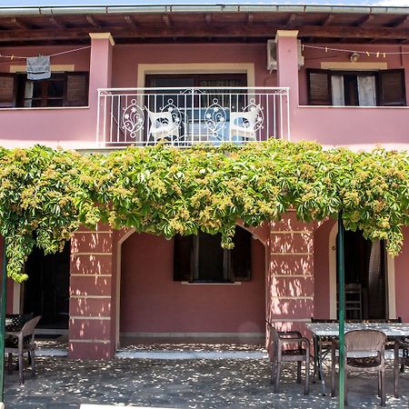 Eleana Apartments And Studios Агиос-Георгиос Экстерьер фото